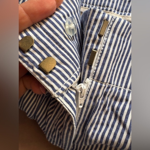 Ann Taylor LOFT Julie / Seersucker Stripe High Waist Crop Capri Pants / Size 2 - Picture 5 of 9